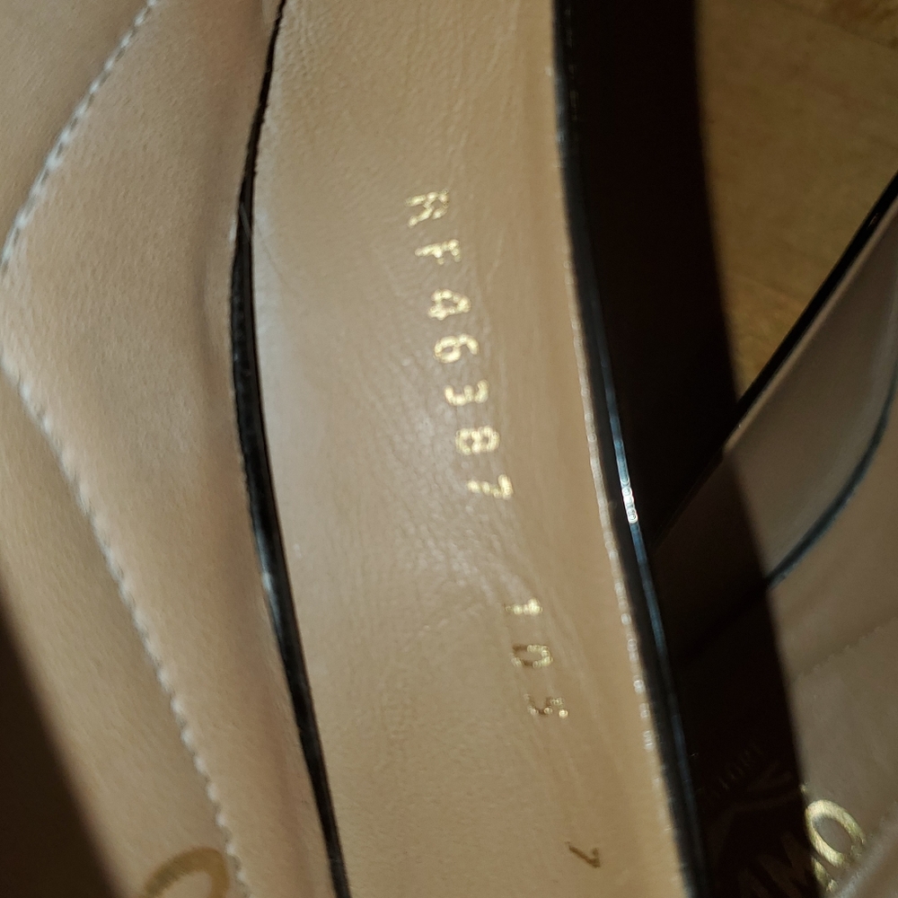 Salvatore ferragamo flats size 7B worn once leather black - Picture 7 of 9